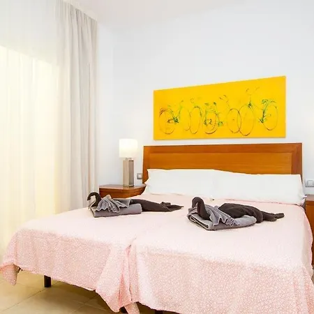 Playa Blanca Sleeps 8 Pool Air Con Wifi *